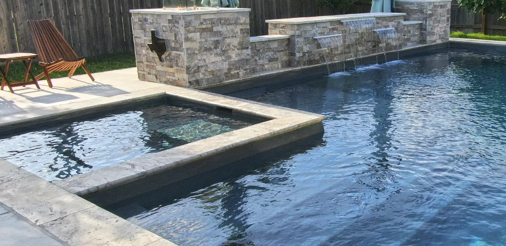 Key Features of the Luxe Fiberglass Swimming Pool
